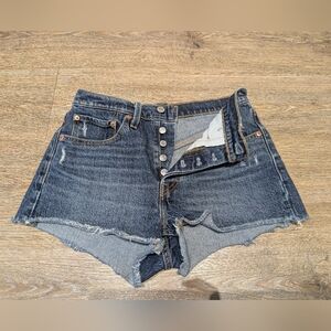 Woman Levi 501 Jean Shorts Size 26